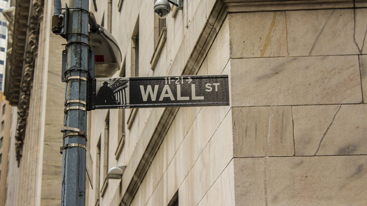 Street sign that says Wall St.